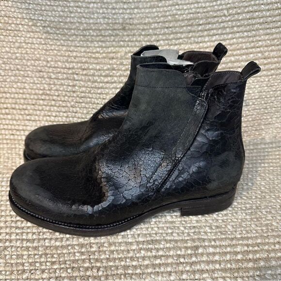 NWT Area Forte distressed crackle chelsea handcrafted boots sz 42 Italy main image 8